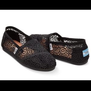 NWT Toms Crochet